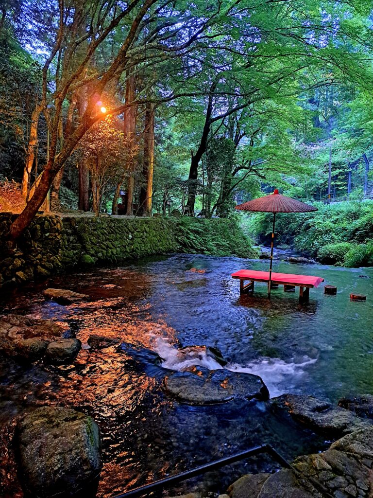 貴船の川床　雅と涼