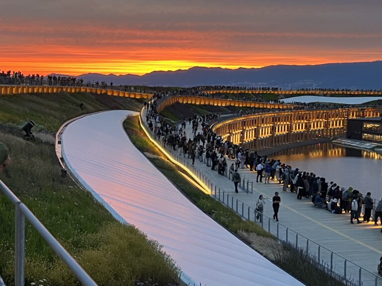 関西万博大屋根リンクからの夕焼け